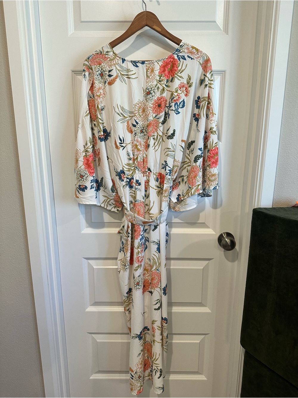 Petal + Pup Prescott Floral Wrap Midi Dress – Size 6 (EUC) - Picture 3 of 5